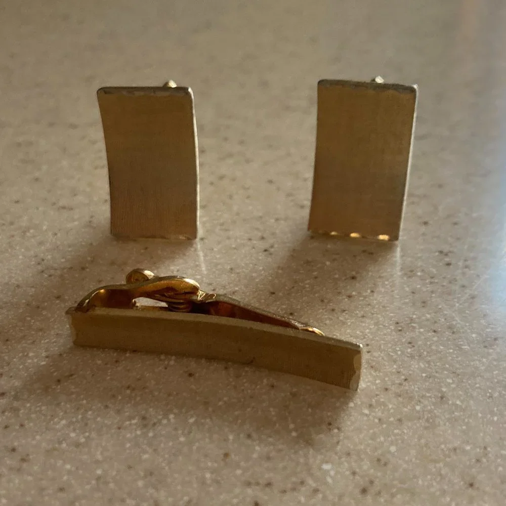 Cufflinks and Tie Clip Set Etched Gold Tone Vintage by Swank